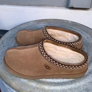 Size 10 top ugg slippers